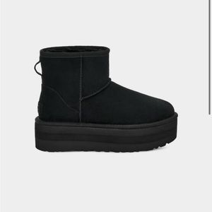 Ugg Classic Mini Platform Boots Black US 10 - EU 41 NEW